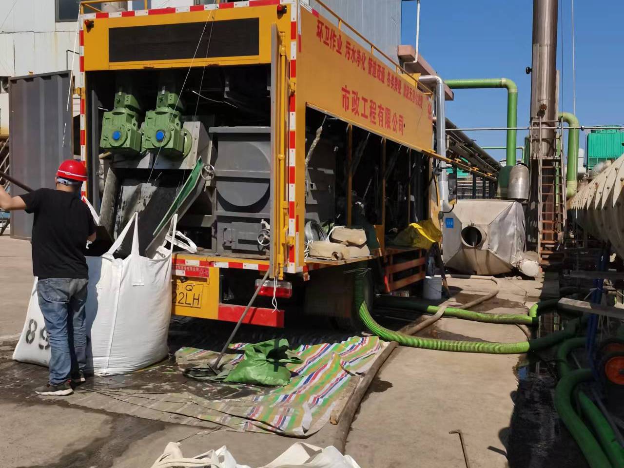 香河淤泥压干处理